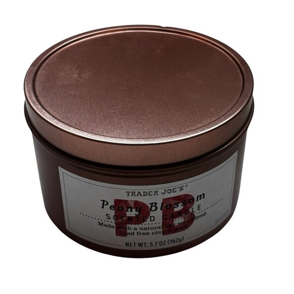 Trader Joe's Peony Blossom Scented Candle in Rose Gold Tin with Lid 5.7 oz NEW - Picture 1 of 6